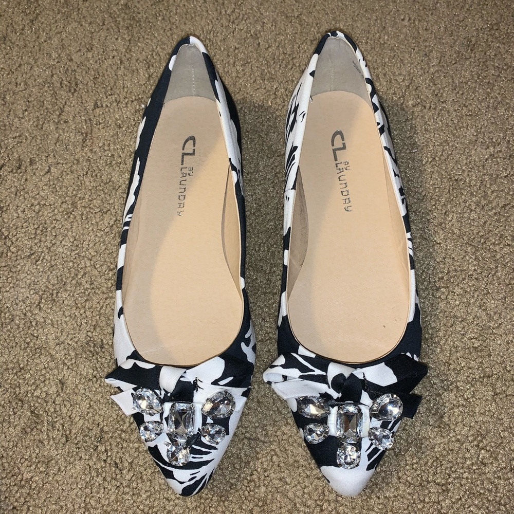 Black & White CL Flats